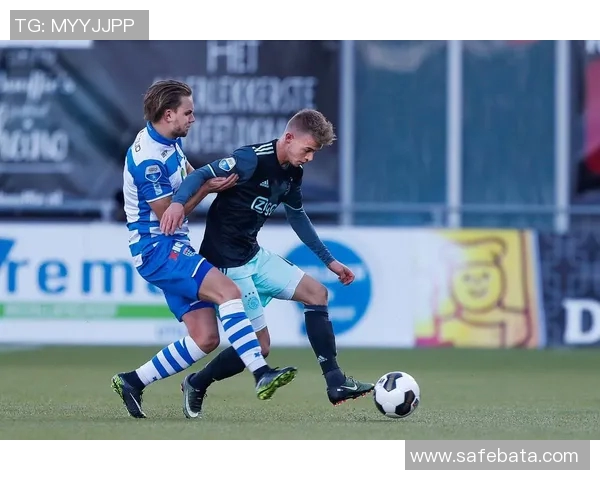 阿贾克斯主场迎战兹沃勒力争全取三分展现强队风范