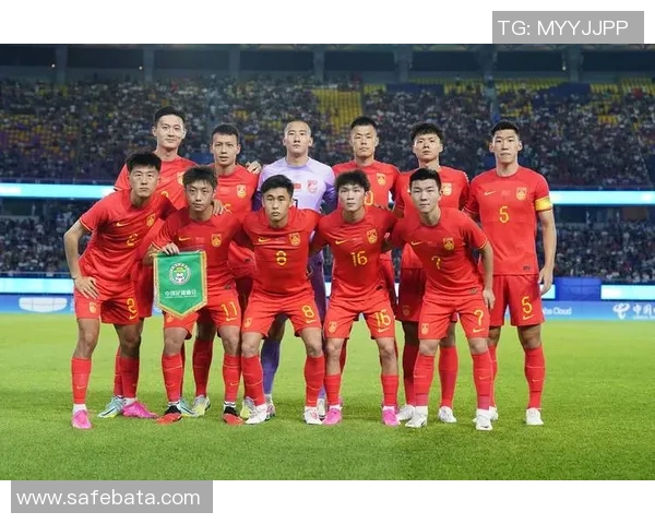 中国蓝队迎战卡塔尔力争胜利展现足球风采与团队精神 中国蓝队迎战卡塔尔力争胜利展现足球风采与团队精神